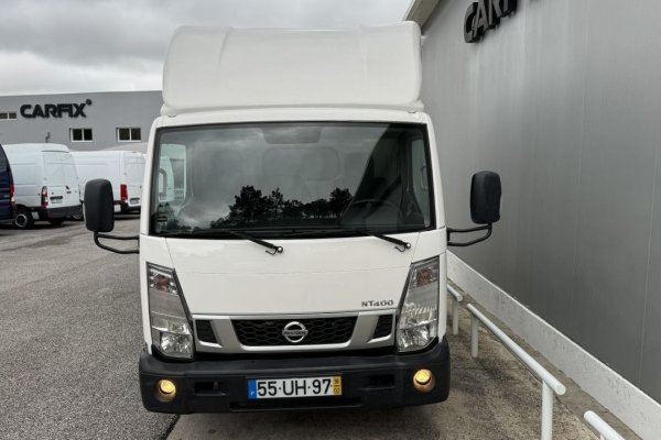 Nissan NT 400 3.0 dCi 35.13 C/ Plataforma elevatória 