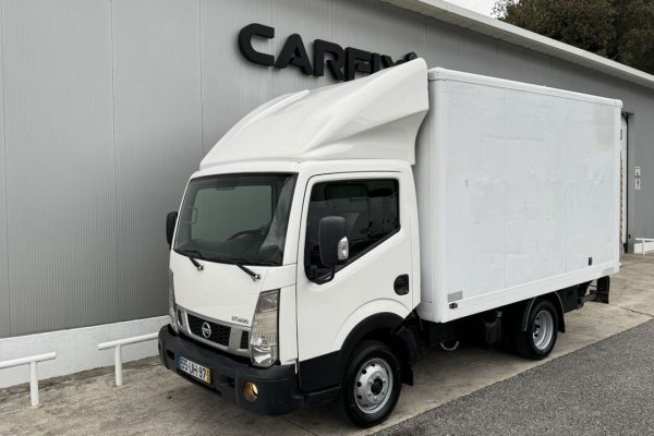 Nissan NT 400 3.0 dCi 35.13 C/ Plataforma elevatória 