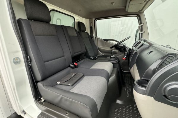 Nissan NT 400 3.0 dCi 35.13 C/ Plataforma elevatória 