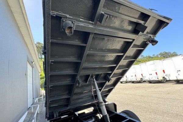 Toyota Dyna 3.0 D-4D Tri-Basculante 