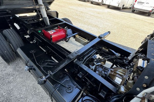 Toyota Dyna 3.0 D-4D Tri-Basculante 