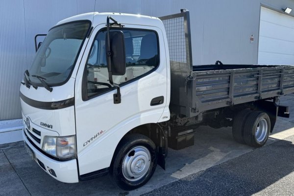 Toyota Dyna 3.0 D-4D Tri-Basculante 