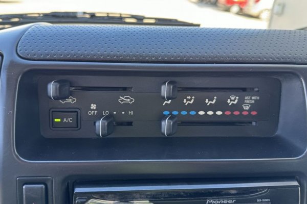 Toyota Dyna 3.0 D-4D Tri-Basculante 