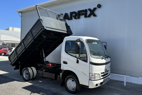Toyota Dyna 3.0 D-4D Tri-Basculante 