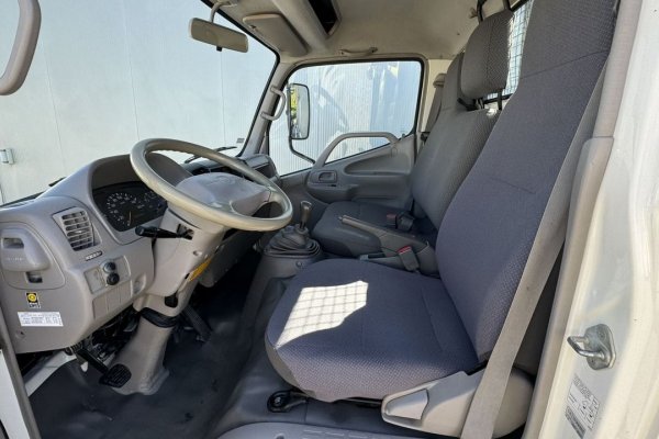 Toyota Dyna 3.0 D-4D Tri-Basculante 