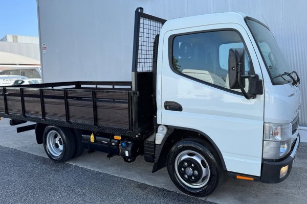 Mitsubishi Canter 3S13 Caixa Larga 