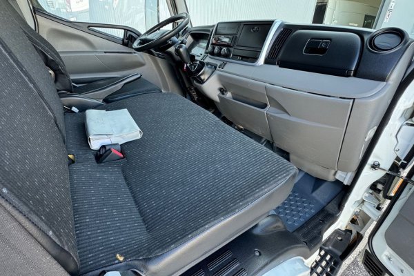 Mitsubishi Canter 3S13 Caixa Larga 