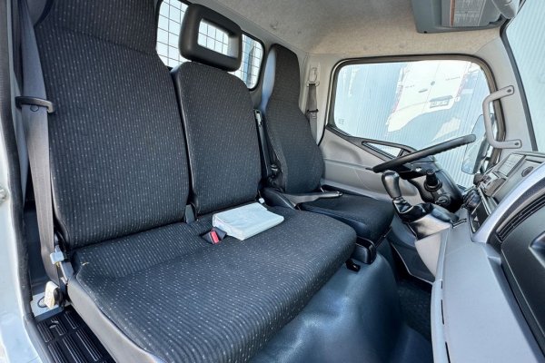 Mitsubishi Canter 3S13 Caixa Larga 