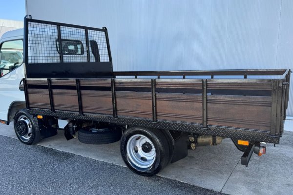 Mitsubishi Canter 3S13 Caixa Larga 