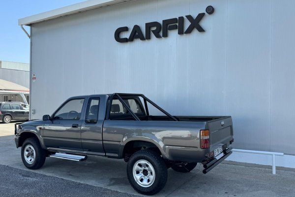 Toyota Hilux LN88 2.4D Cabine extra 4 lugares 