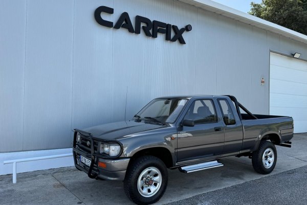 Toyota Hilux LN88 2.4D Cabine extra 4 lugares 