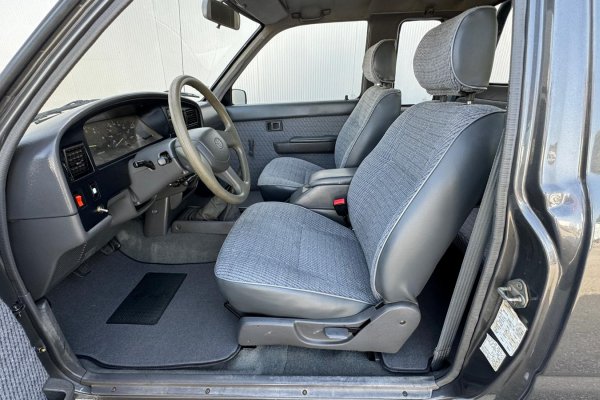 Toyota Hilux LN88 2.4D Cabine extra 4 lugares 