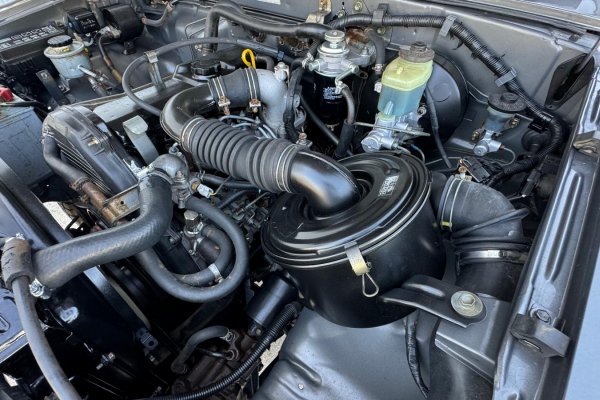 Toyota Hilux LN88 2.4D Cabine extra 4 lugares 