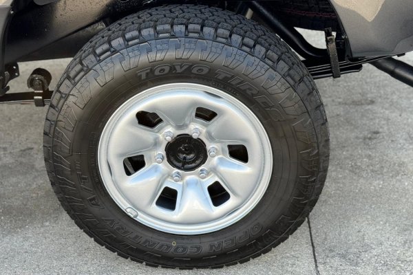 Toyota Hilux LN88 2.4D Cabine extra 4 lugares 