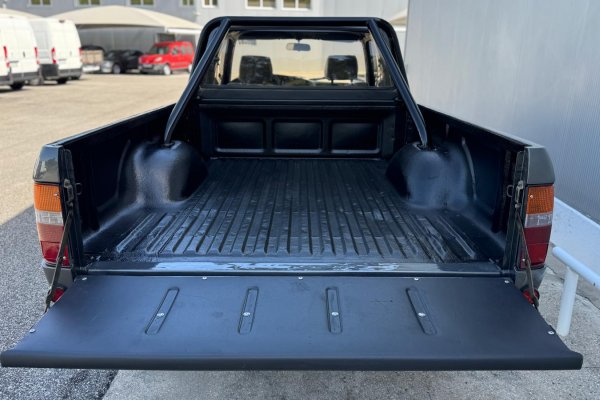 Toyota Hilux LN88 2.4D Cabine extra 4 lugares 