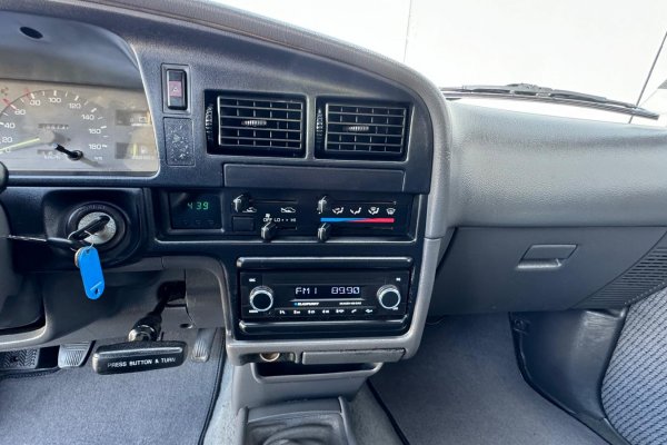 Toyota Hilux LN88 2.4D Cabine extra 4 lugares 