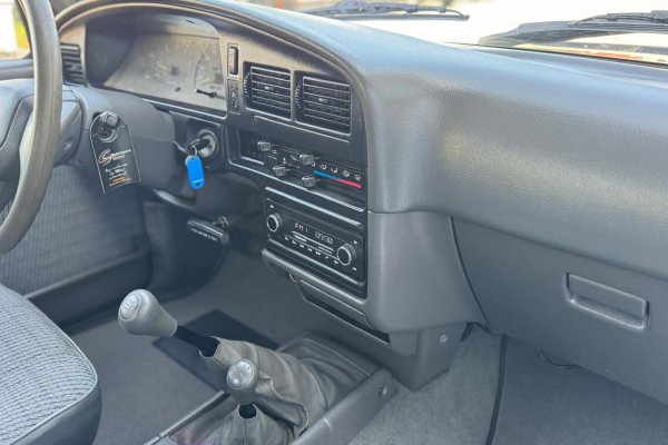 Toyota Hilux LN88 2.4D Cabine extra 4 lugares 