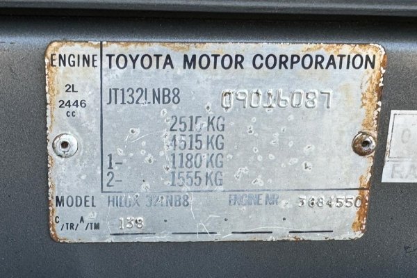 Toyota Hilux LN88 2.4D Cabine extra 4 lugares 