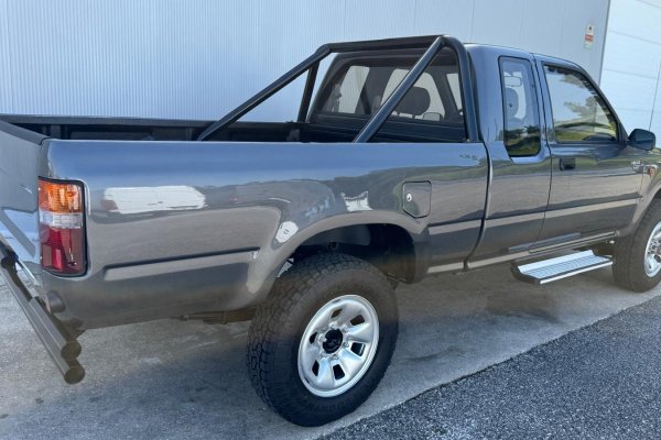 Toyota Hilux LN88 2.4D Cabine extra 4 lugares 