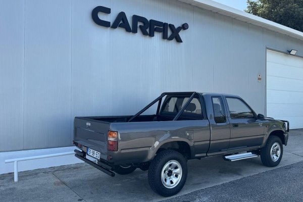 Toyota Hilux LN88 2.4D Cabine extra 4 lugares 