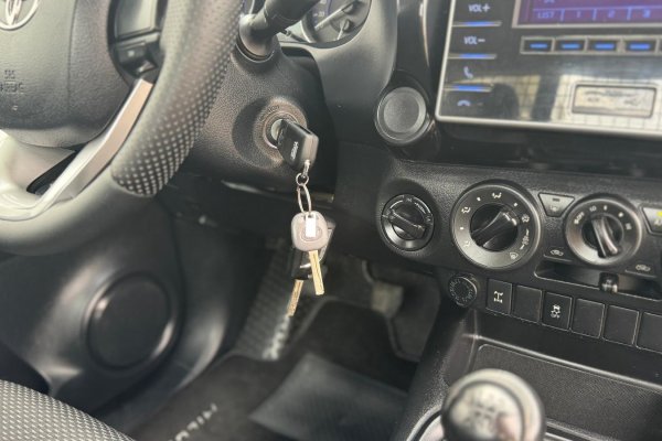 Toyota Hilux 2.4 D-4D 4X4 