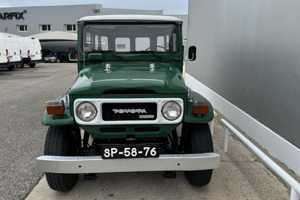 Toyota BJ 45 7 Lugares 