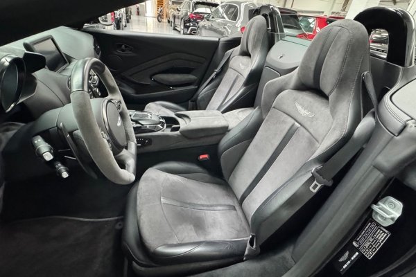 Aston Martin Vantage Roadster 
