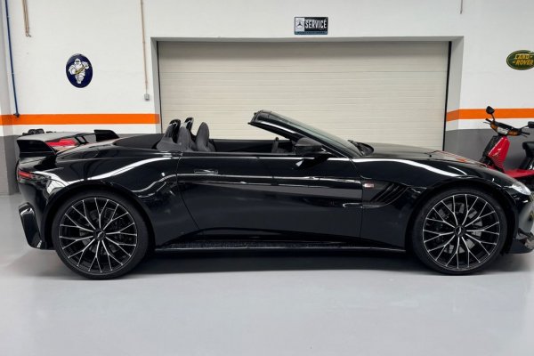 Aston Martin Vantage Roadster 