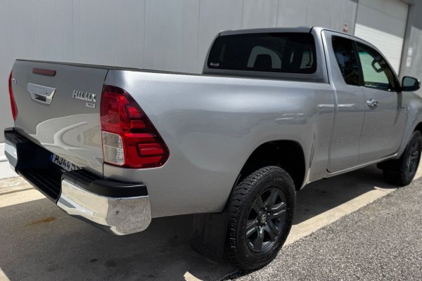 Toyota Hilux 