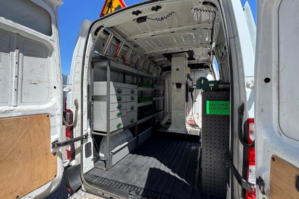 Renault Master 2.3 dCi C/ Cesto Elevatório 