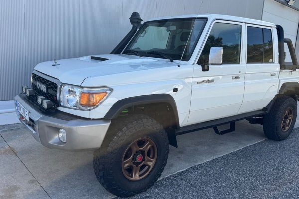 Toyota Land Cruiser 