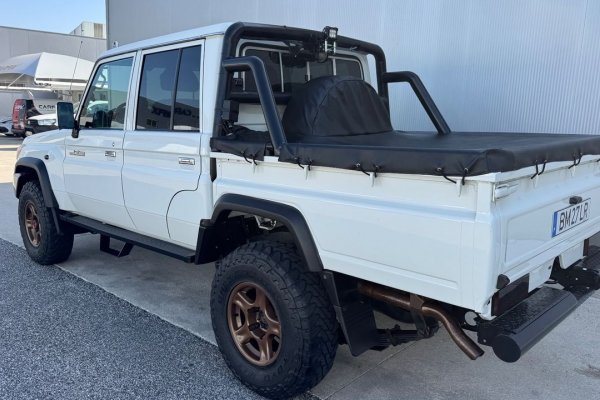 Toyota Land Cruiser 