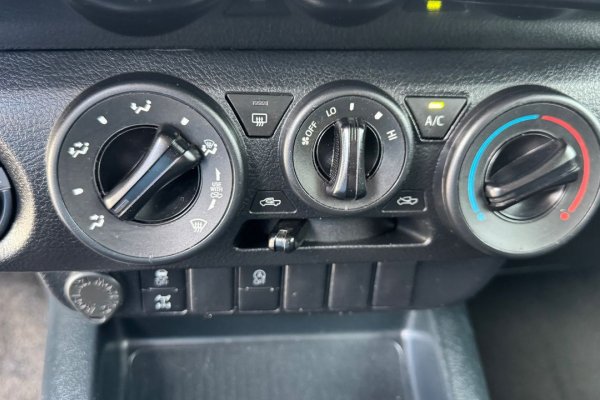 Toyota Hilux 2.4 D-4D 4X4 cabine extra 