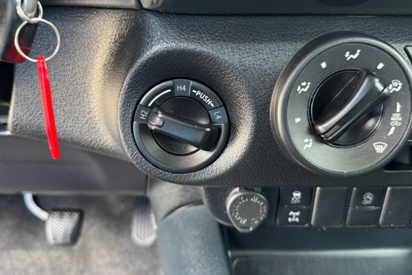 Toyota Hilux 2.4 D-4D 4X4 cabine extra 