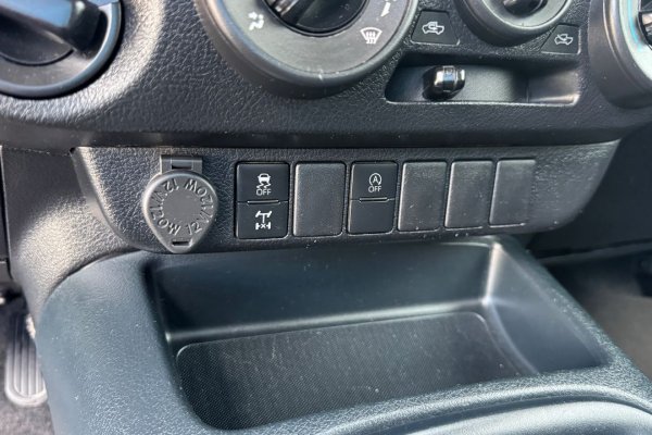 Toyota Hilux 2.4 D-4D 4X4 cabine extra 