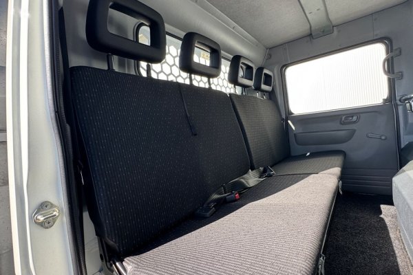 Mitsubishi Canter 3C15D C/ Plat. Elevatória 