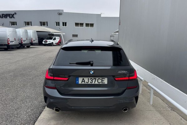 BMW 320 