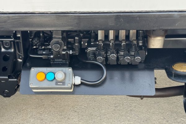 Toyota Dyna 3.0 D-4D C/ Cesto Elevat�rio 