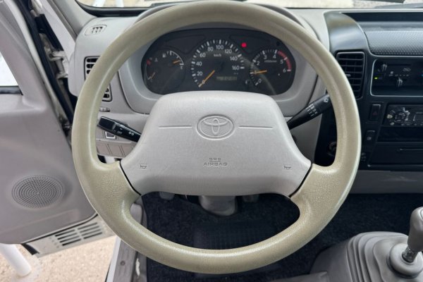 Toyota Dyna 3.0 D-4D C/ Cesto Elevat�rio 