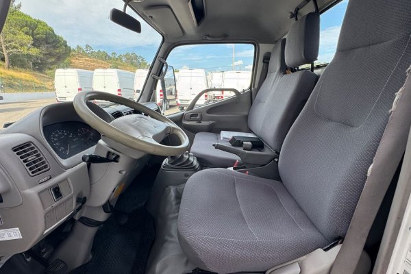 Toyota Dyna 3.0 D-4D C/ Cesto Elevat�rio 