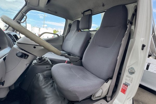 Toyota Dyna 3.0 D-4D C/ Cesto Elevat�rio 