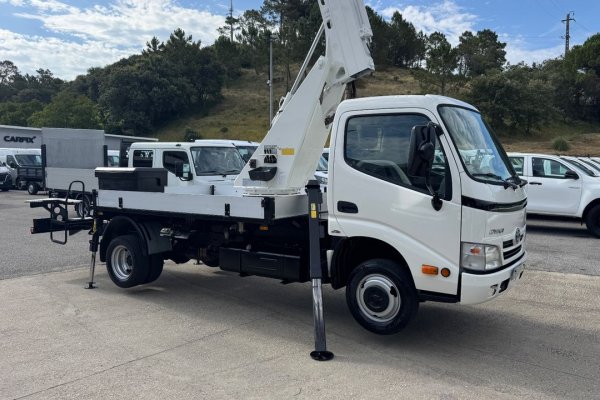 Toyota Dyna 3.0 D-4D C/ Cesto Elevat�rio 