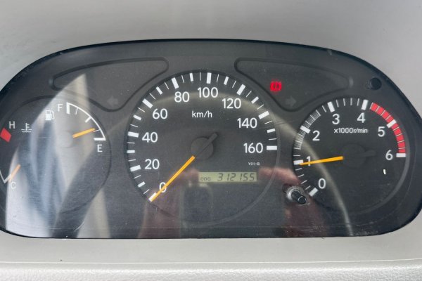 Toyota Dyna 3.0 D-4D C/ Cesto Elevat�rio 