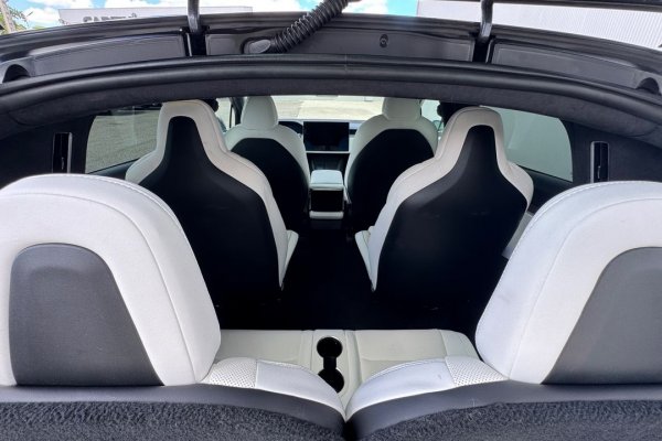 Tesla Model X 