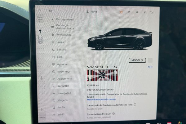 Tesla Model X 