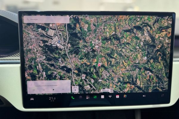 Tesla Model X 