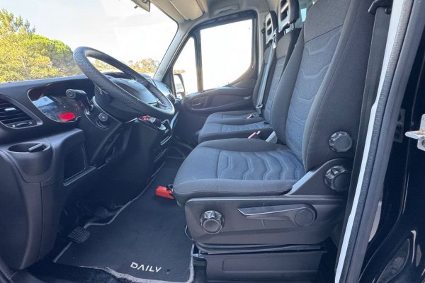 Iveco Daily 2.3 35C16 C/ Plat. Elevatória 
