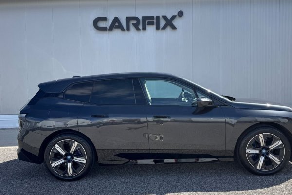 BMW iX 