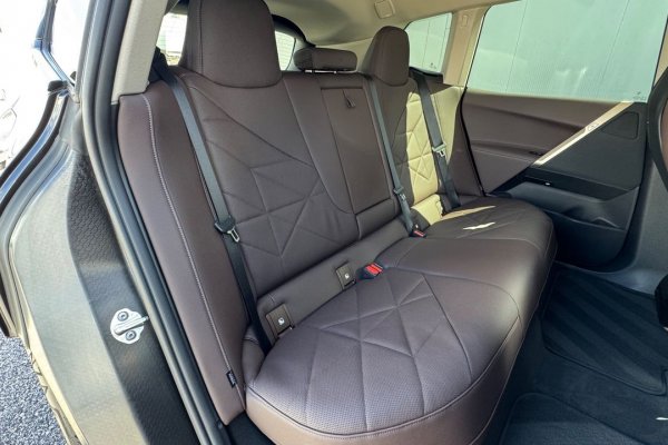 BMW iX 