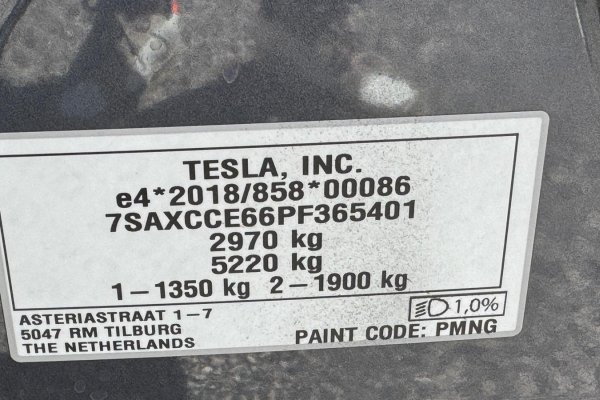 Tesla Model X 